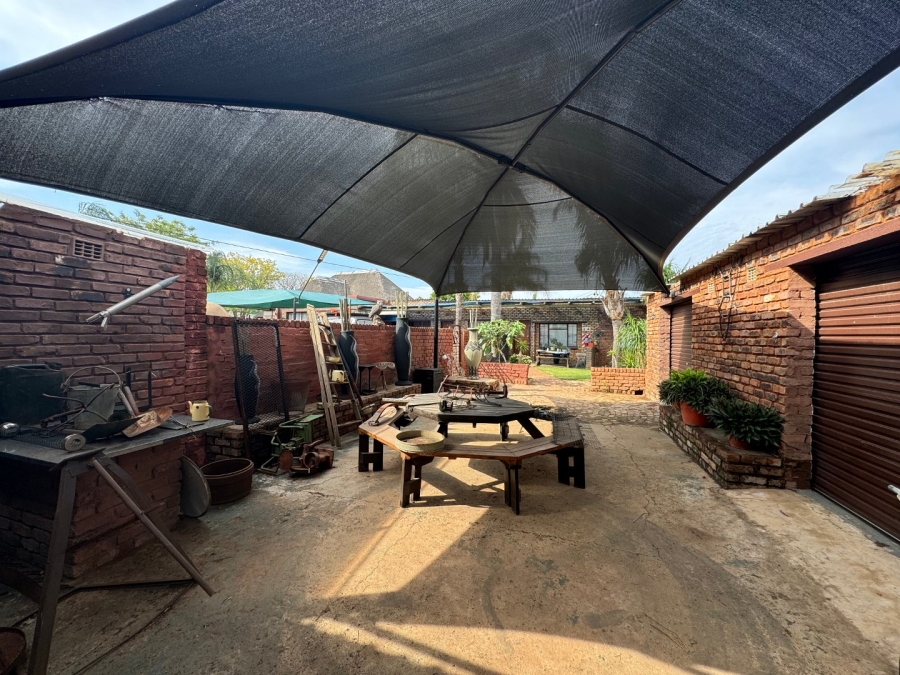 Commercial Property for Sale in Hartbeespoort Rural North West